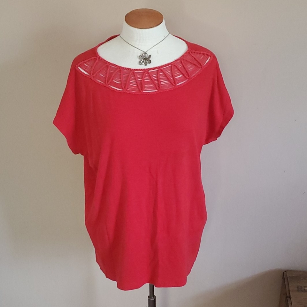 Red short sleeve round neck top size 1X